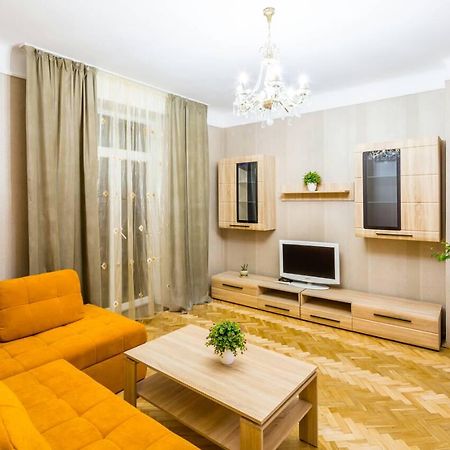 Apartments In The Center Lviv Exterior foto